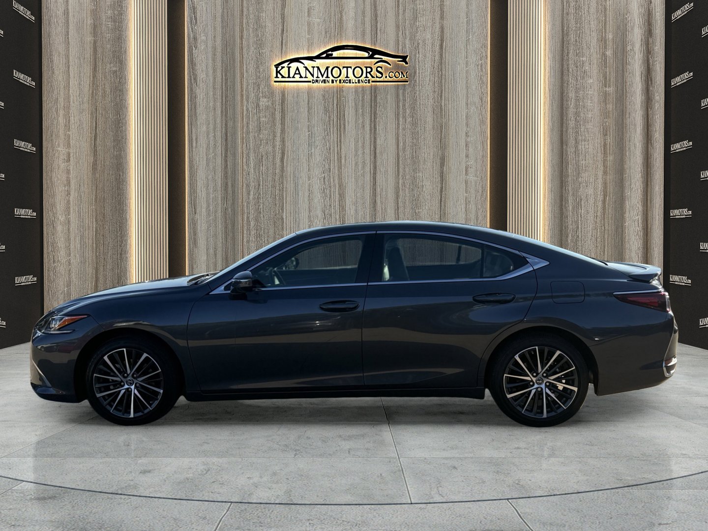 Used 2025 Lexus ES 300h ES 300h F SPORT Design w/ Premium Package image 3