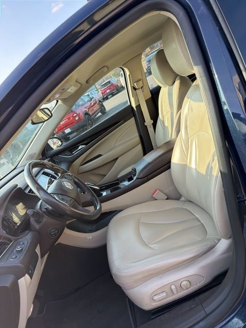 Used 2017 Buick LaCrosse Preferred image 11