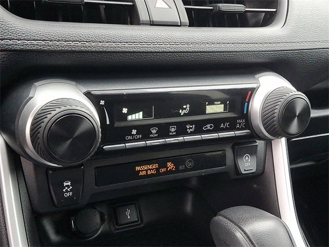 Used 2021 Toyota RAV4 LE image 15