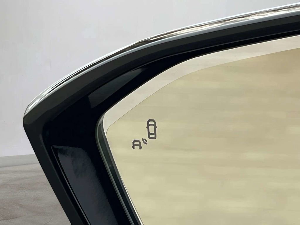 Used 2023 Lucid Air Grand Touring image 33