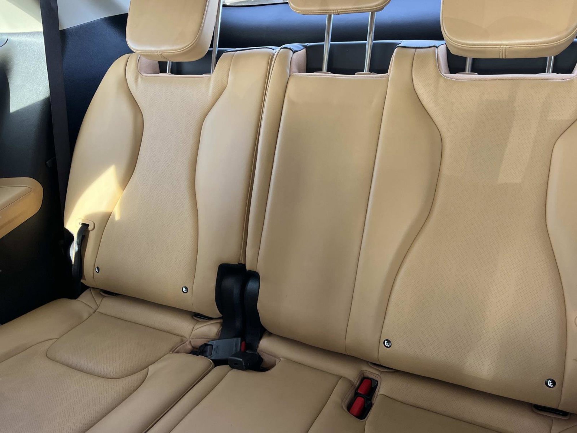 Certified 2024 Kia Carnival EX image 19