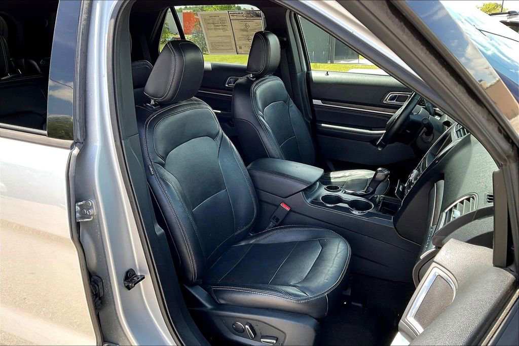 Used 2018 Ford Explorer Limited FWD image 7