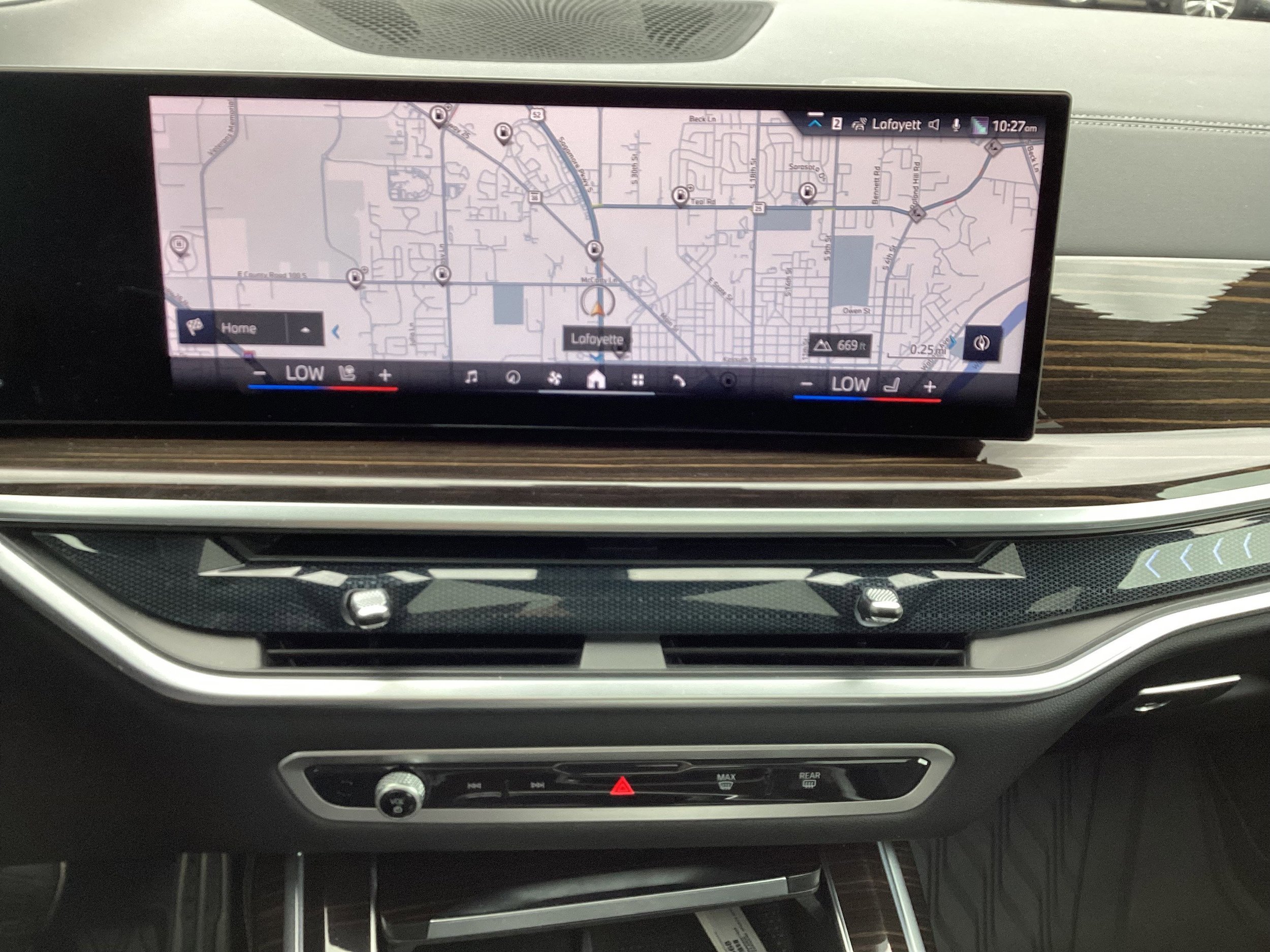 Used 2024 BMW X7 xDrive40i w/ M Sport Package AWD/4WD image 17