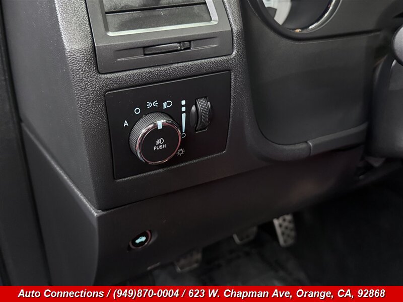 Used 2014 Dodge Challenger SRT8 RWD image 21