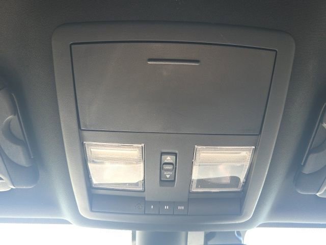 Used 2016 Dodge Challenger SXT Plus image 18