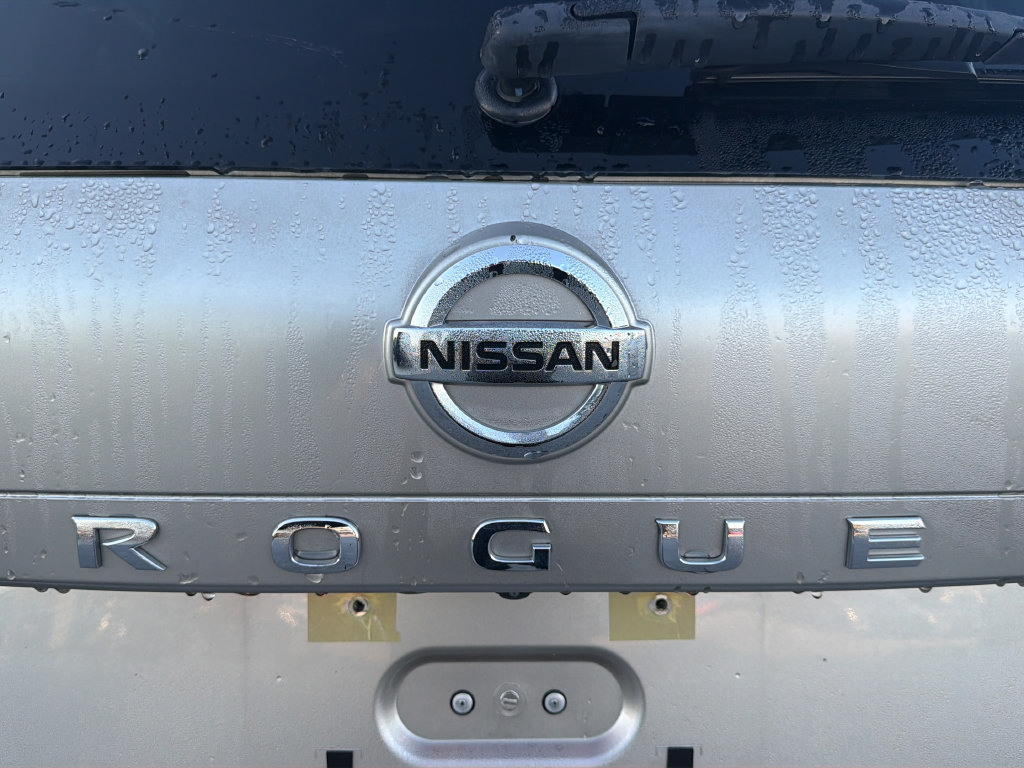 Certified 2021 Nissan Rogue Platinum FWD image 50