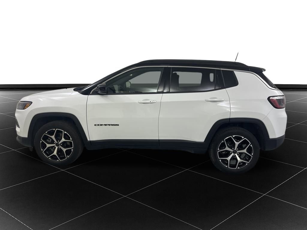 Used 2025 Jeep Compass Limited image 2