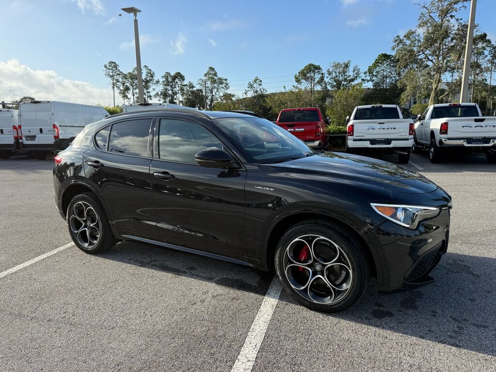Used 2023 Alfa Romeo Stelvio Veloce AWD/4WD image 1