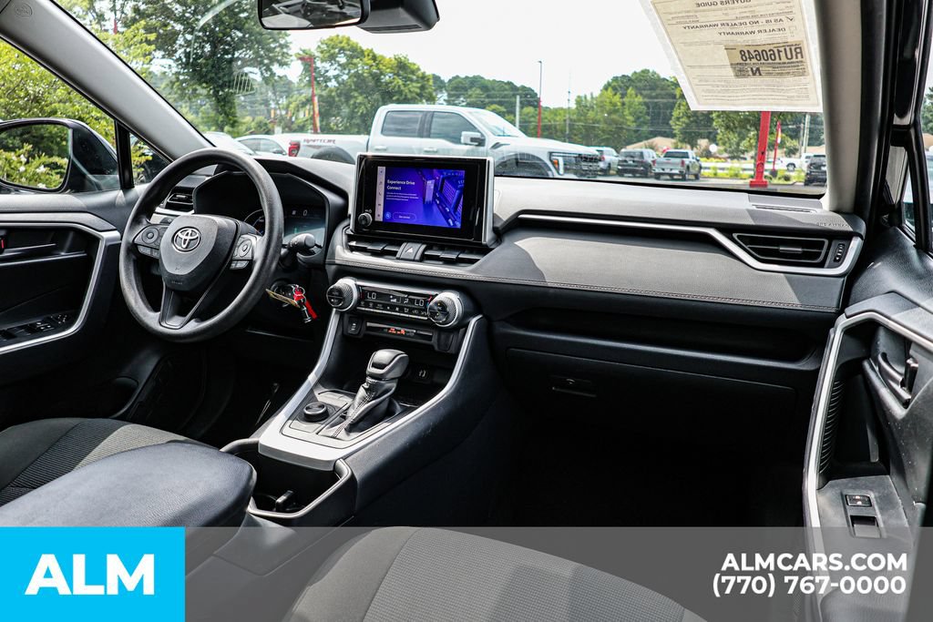 Used 2024 Toyota RAV4 LE AWD/4WD image 29