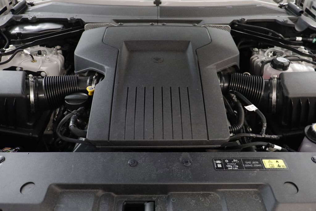 New 2026 Land Rover Defender 110 OCTA AWD/4WD image 27