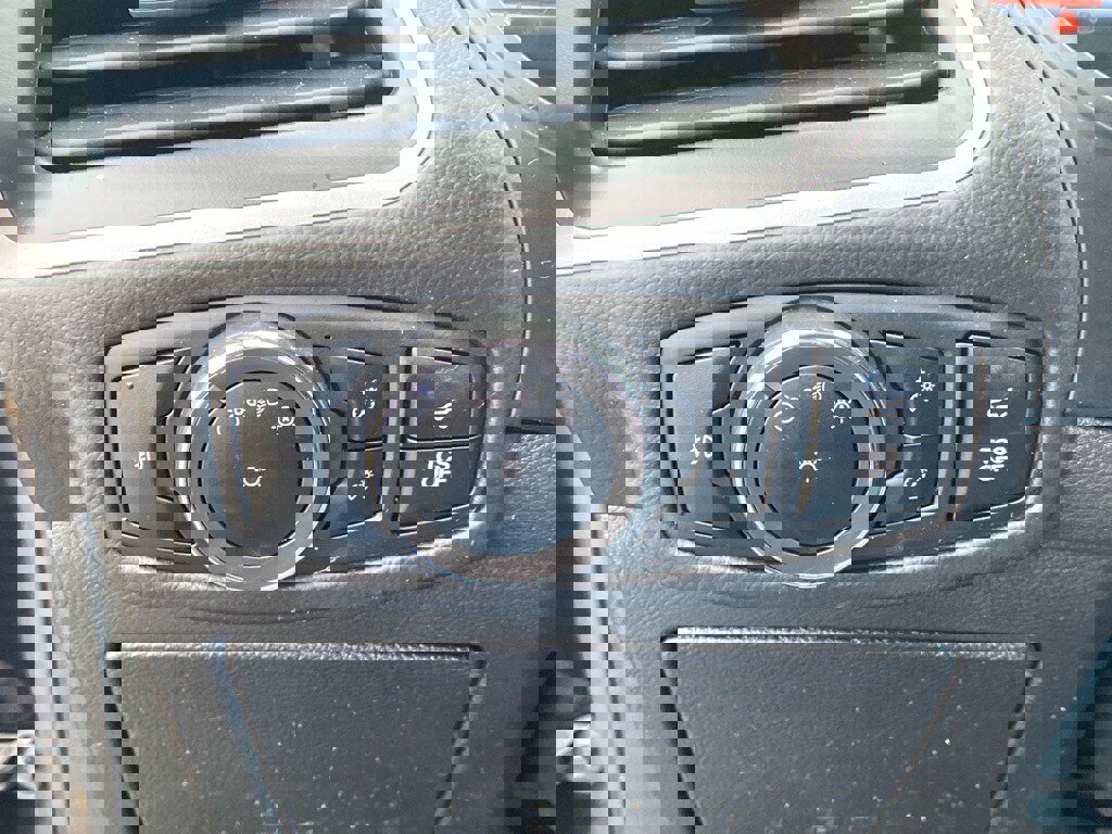 Used 2024 Ford Edge SEL w/ Convenience Package image 21