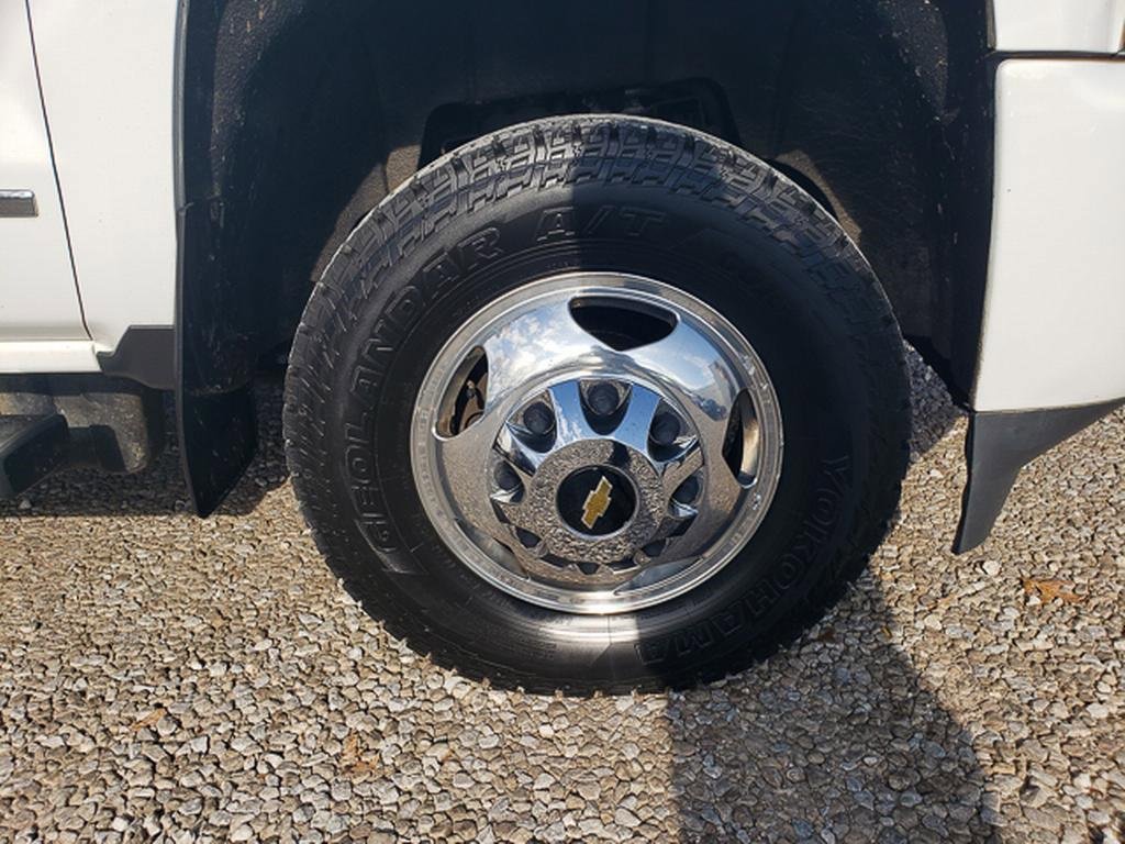 Used 2015 Chevrolet Silverado 3500 High Country w/ Duramax Plus Package image 33