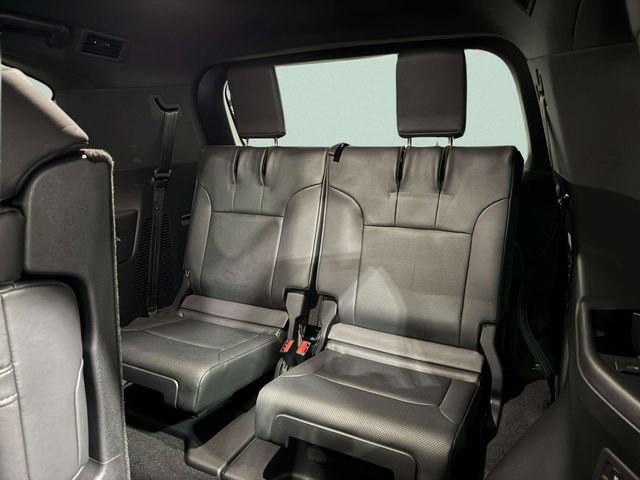Used 2024 Lexus LX 600 4WD w/ Appearance Package image 29