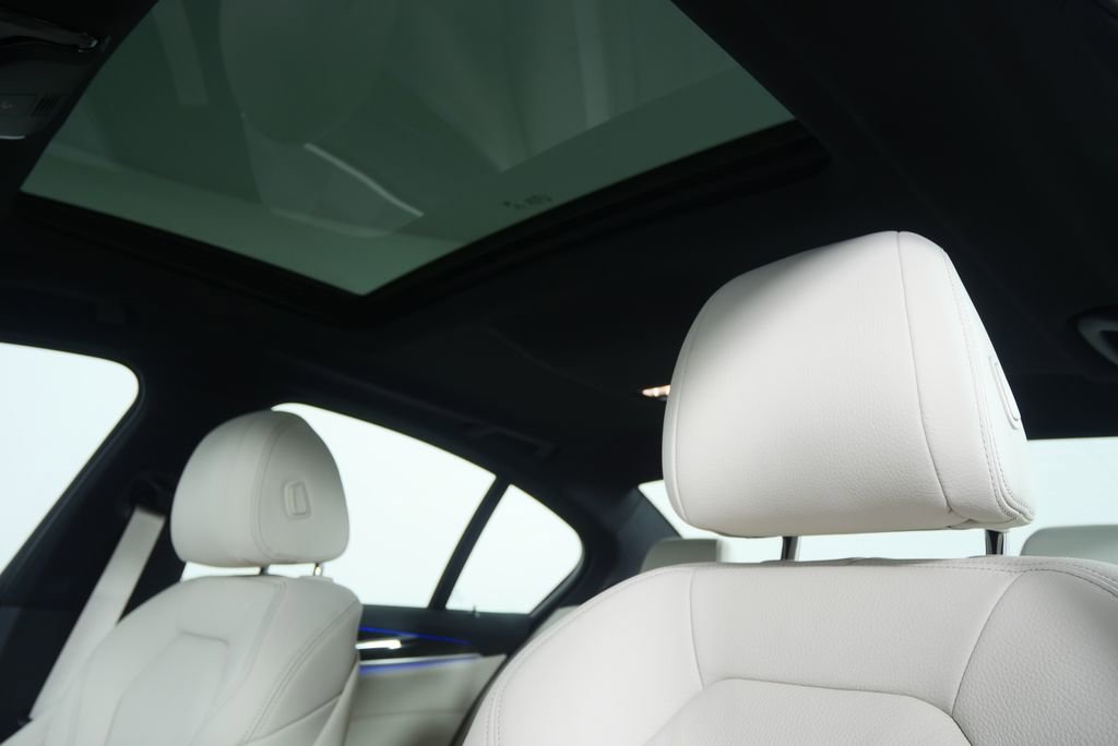 Certified 2023 BMW 530i w/ Premium Package image 12