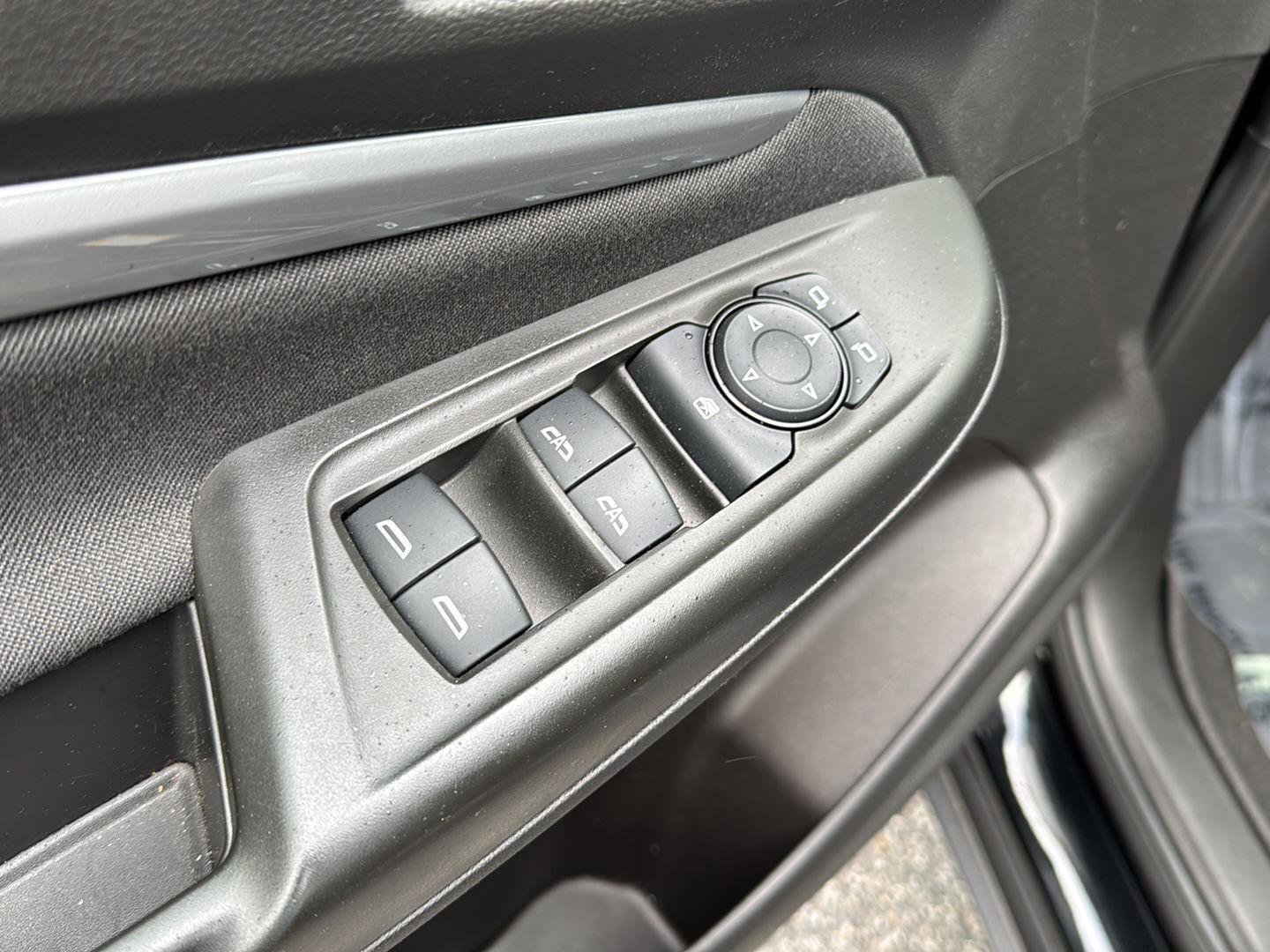 Used 2023 Chevrolet Bolt EUV LT w/ Comfort Package image 29