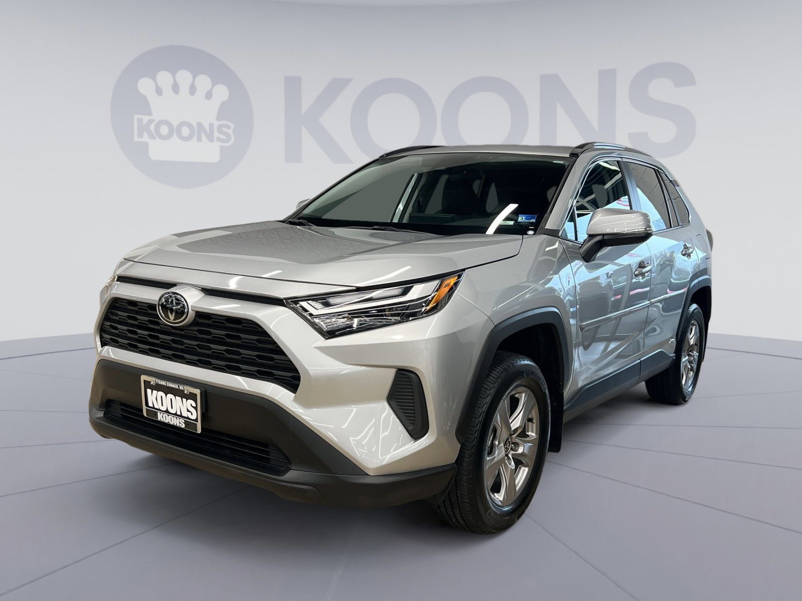 Used 2025 Toyota RAV4 XLE w/ Convenience Package image 1