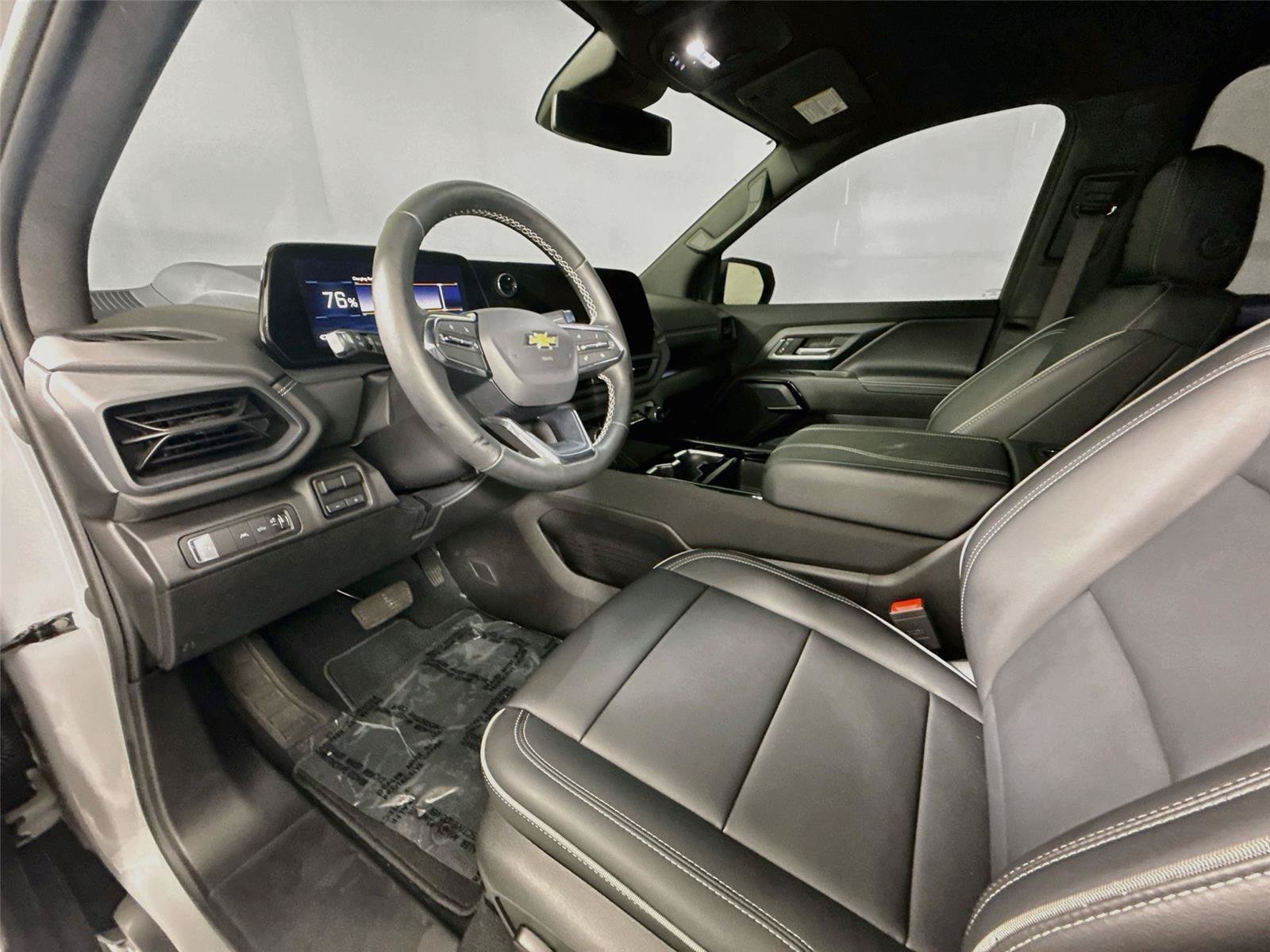Used 2026 Chevrolet Silverado EV LT AWD/4WD image 9
