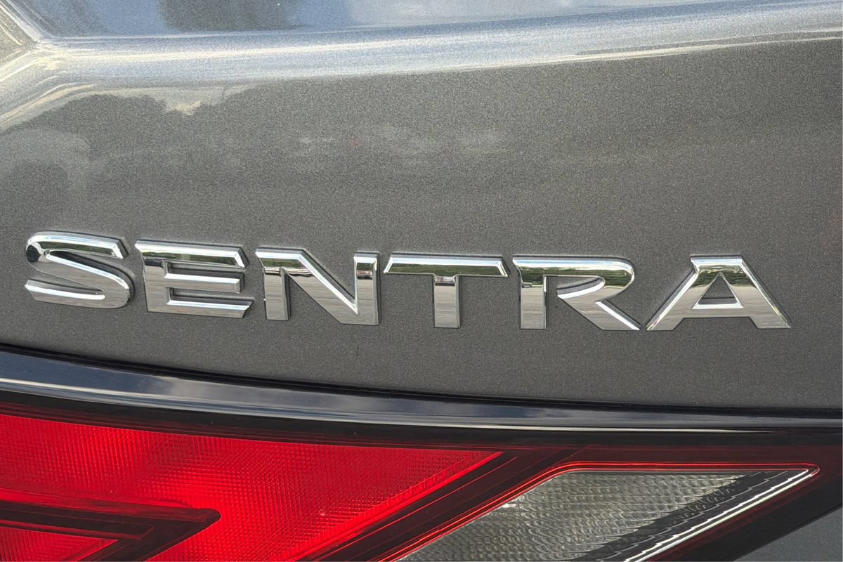 Used 2020 Nissan Sentra SV FWD image 23