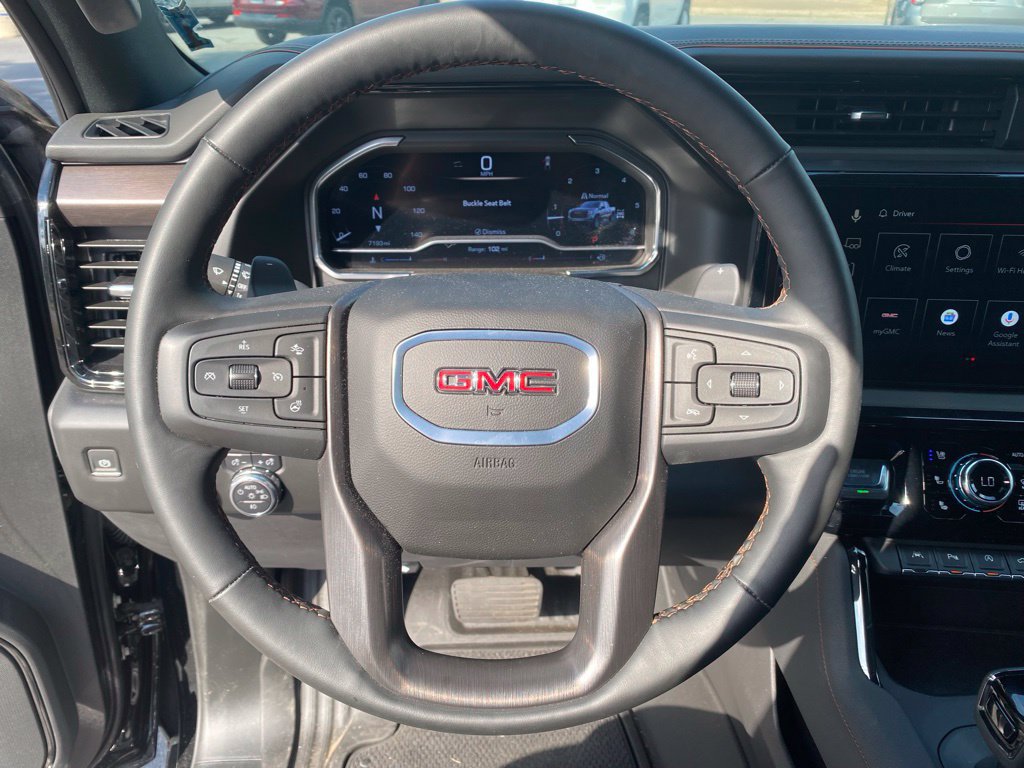 Used 2025 GMC Sierra 1500 AT4 w/ Technology Package AWD/4WD image 20