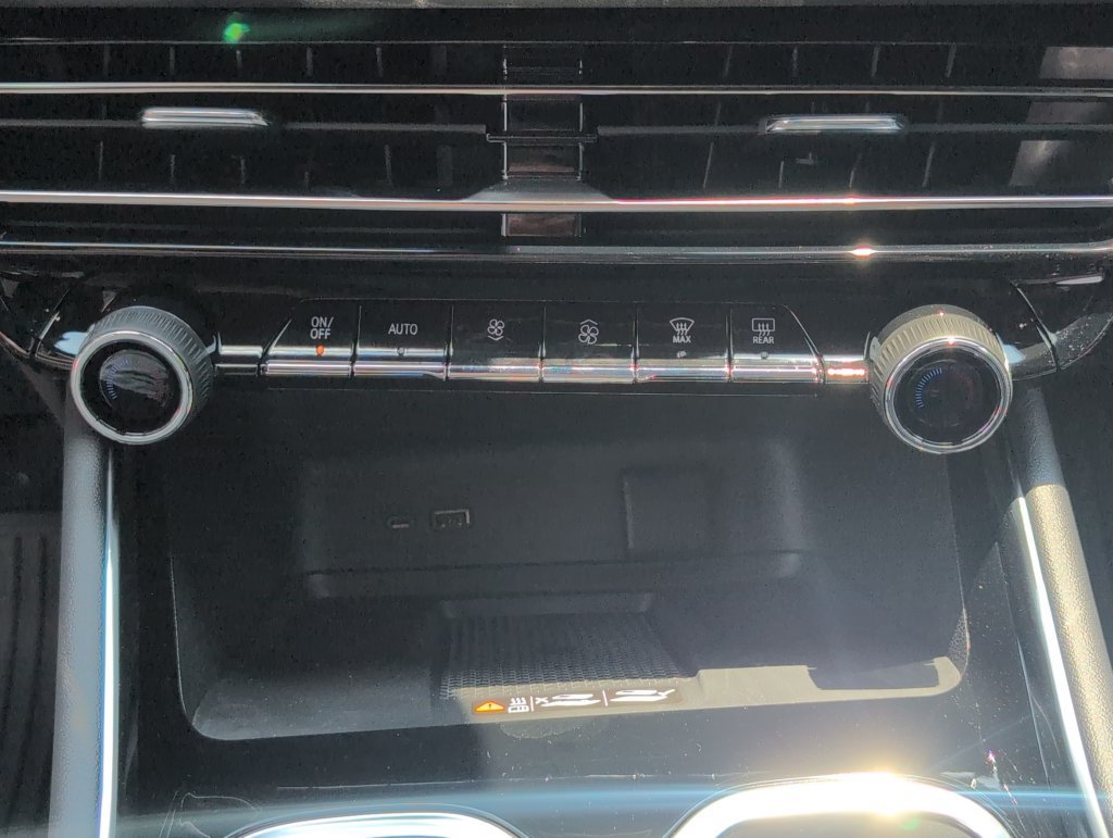 New 2026 Chevrolet Traverse RS w/ LPO, Floor Liner Package FWD image 20