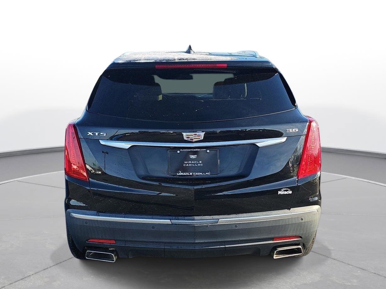 Used 2018 Cadillac XT5 Luxury w/ Driver Awareness Package image 6