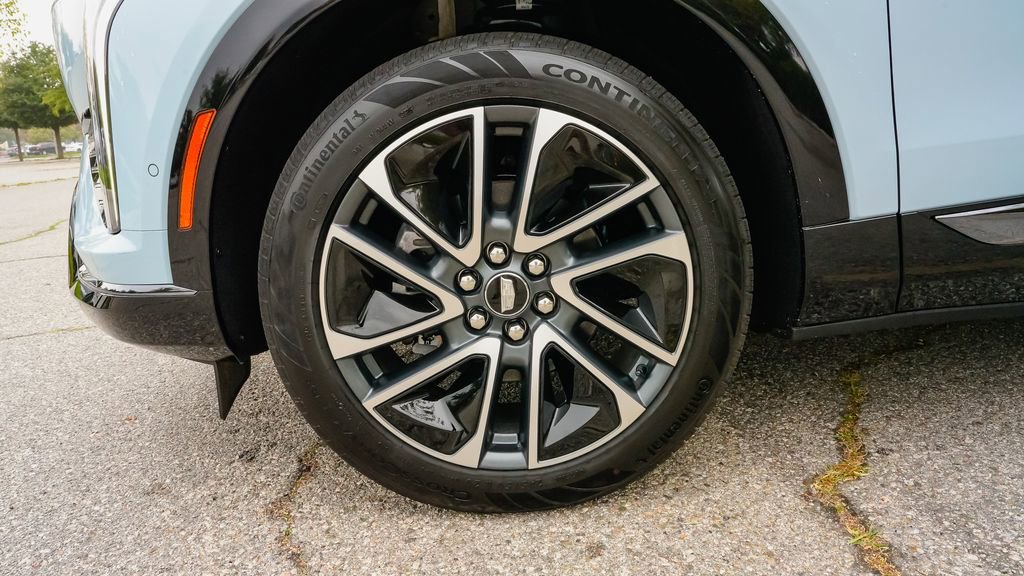 New 2026 Cadillac Optiq Sport 2 image 7