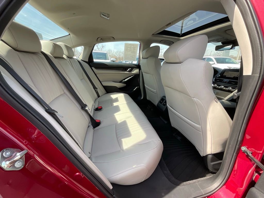 Used 2018 Honda Accord Touring image 22