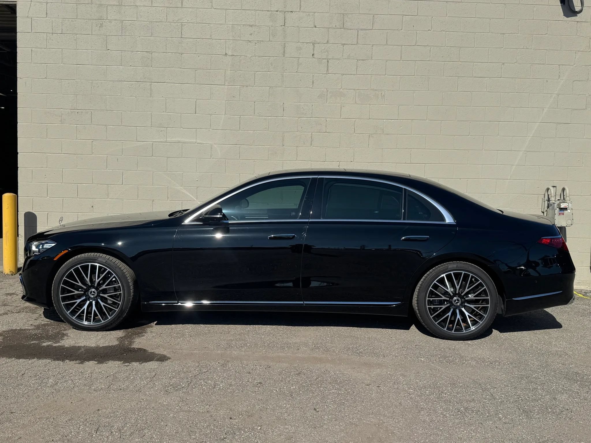 Used 2025 Mercedes-Benz S 580 4MATIC Sedan image 4