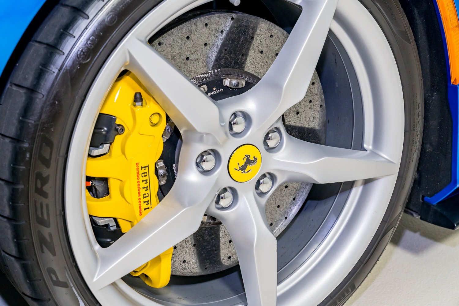 Certified 2022 Ferrari F8 Tributo RWD image 32