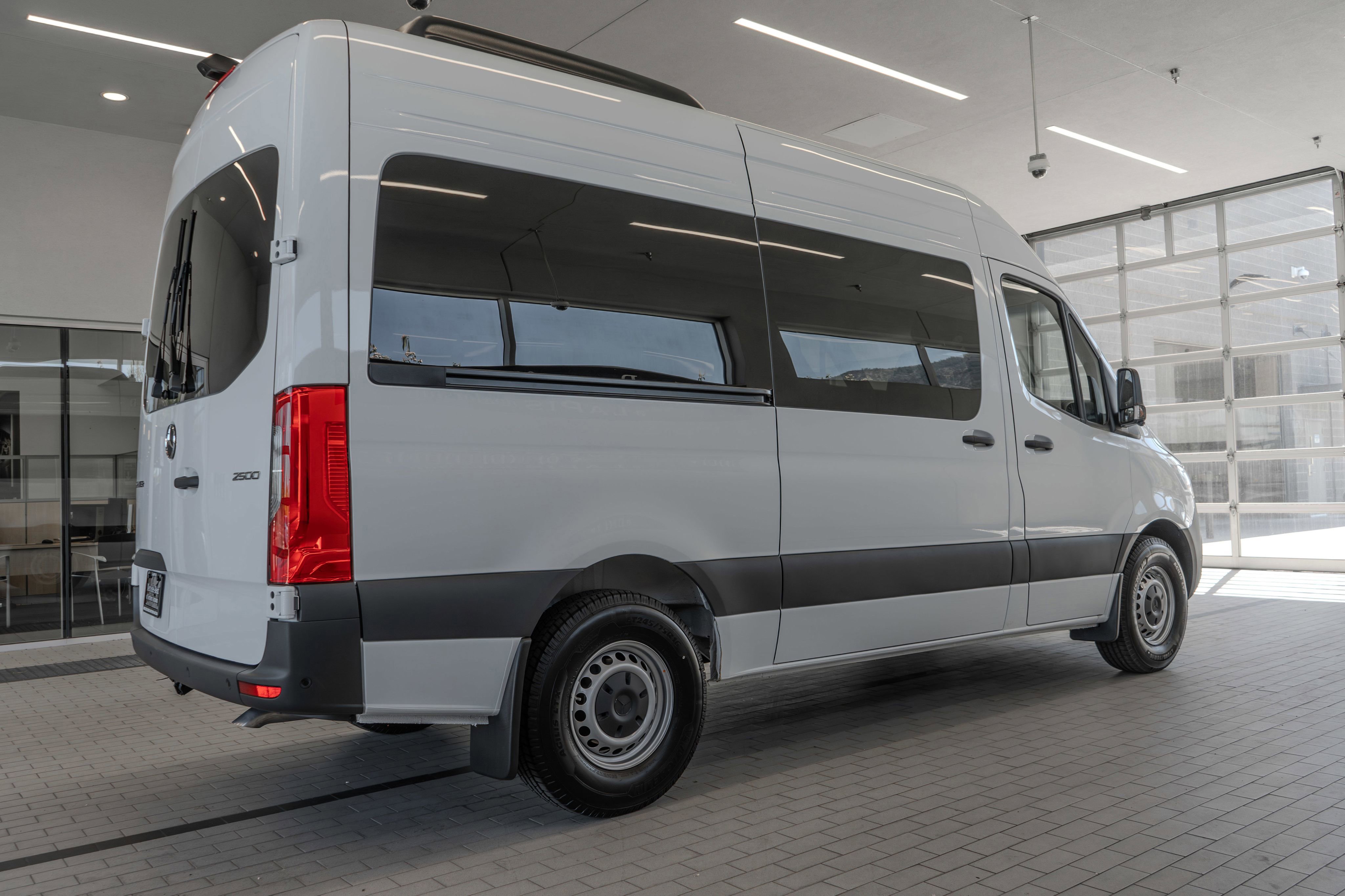 Used 2025 Mercedes-Benz Sprinter 2500 image 29