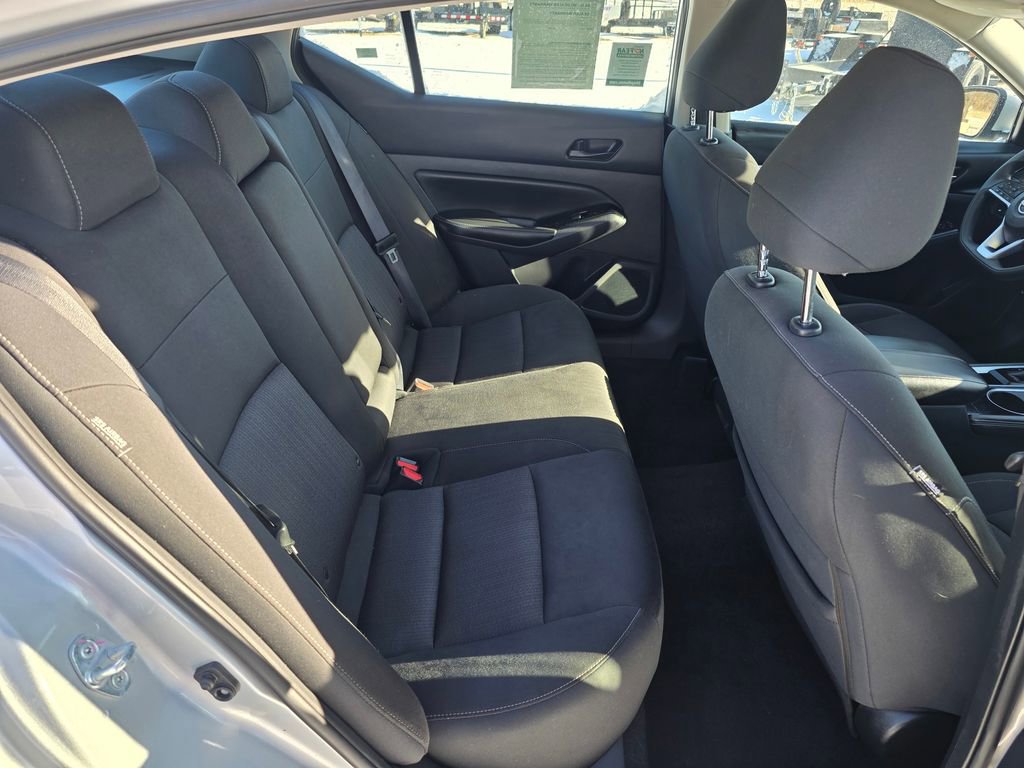 Used 2023 Nissan Altima 2.5 SV FWD image 35