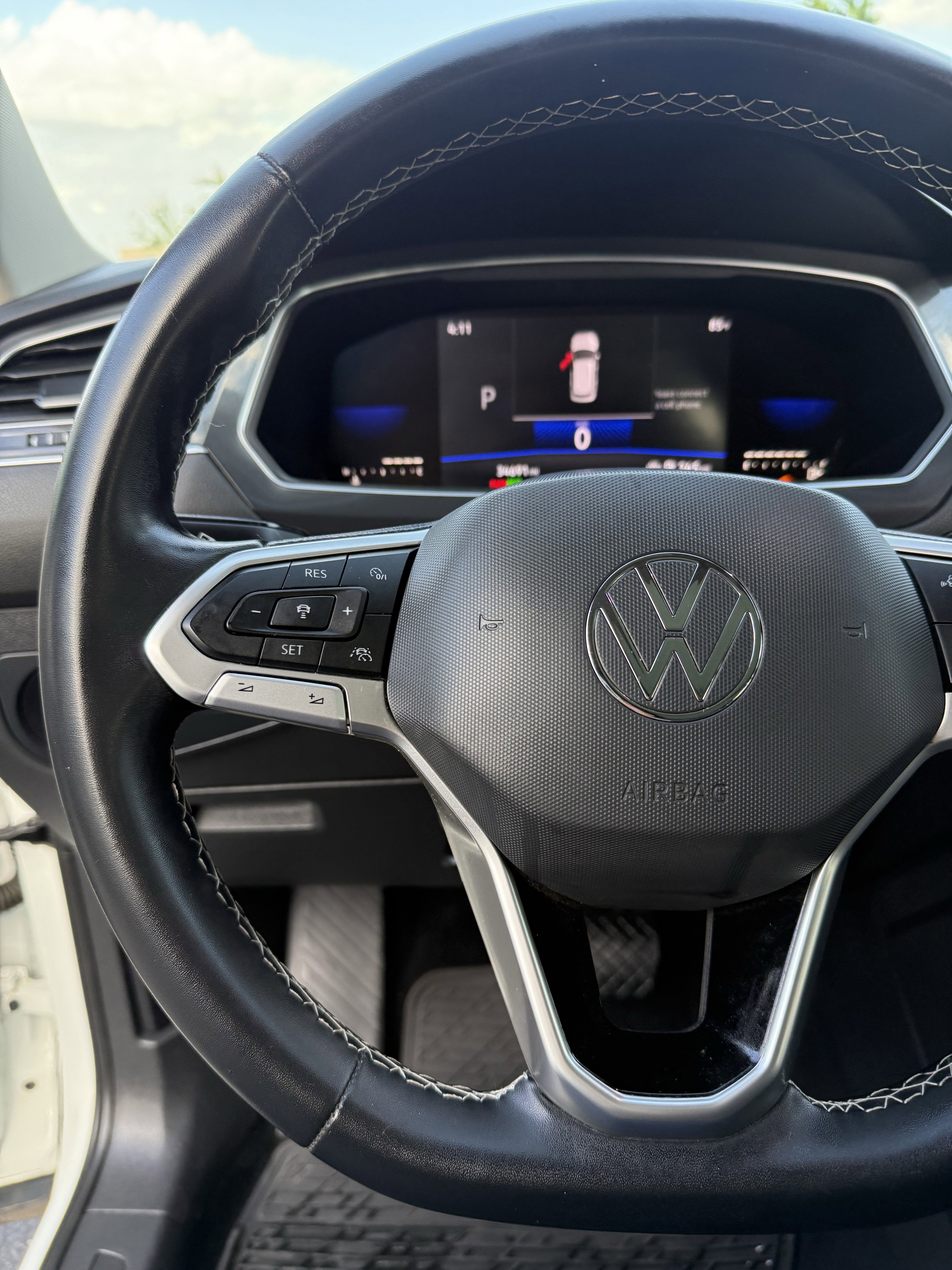 Used 2022 Volkswagen Tiguan SE FWD image 26