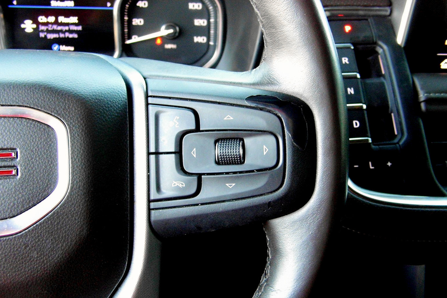 Used 2021 GMC Yukon SLT w/ SLT Premium Package image 18