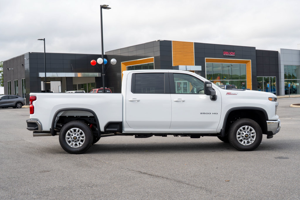 New 2026 Chevrolet Silverado 2500 LT w/ Safety Package AWD/4WD image 8