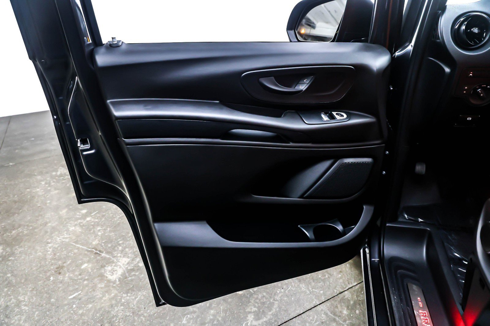 Used 2023 Mercedes-Benz Metris Passenger image 21