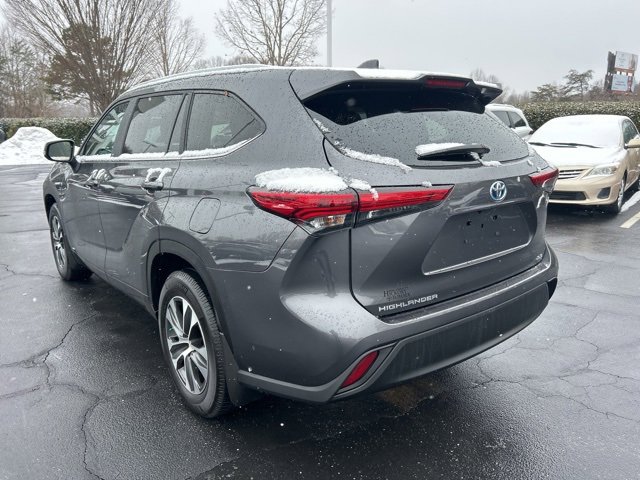 Used 2023 Toyota Highlander XLE image 9