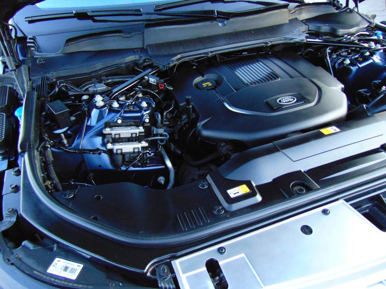 Used 2017 Land Rover Range Rover HSE image 60