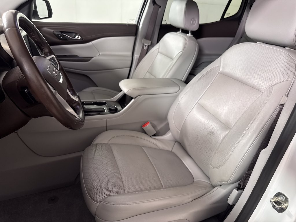 Used 2019 GMC Acadia SLT w/ LPO, Floor Liner Package FWD image 11