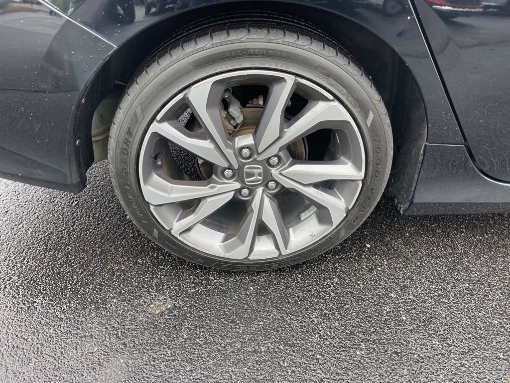 Used 2019 Honda Civic Touring image 18