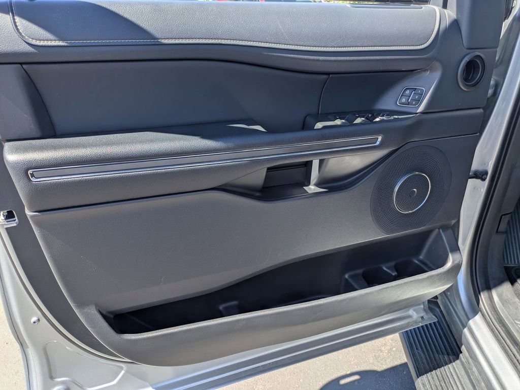 Used 2024 Ford Expedition Max XLT image 14