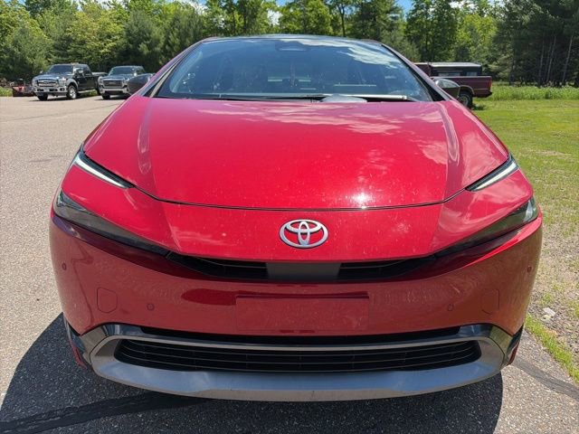 Used 2024 Toyota Prius XLE FWD image 3