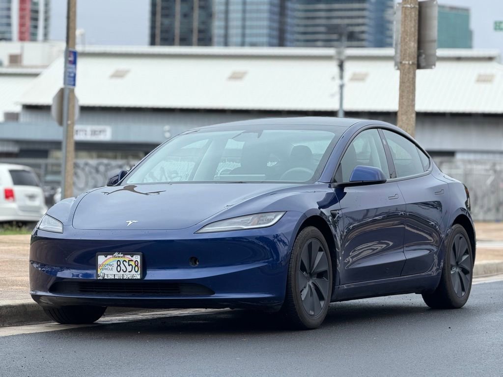 Used 2024 Tesla Model 3 Standard Range image 1