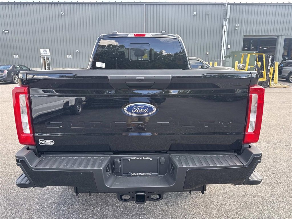 New 2026 Ford F350 4x4 Crew Cab Super Duty image 3