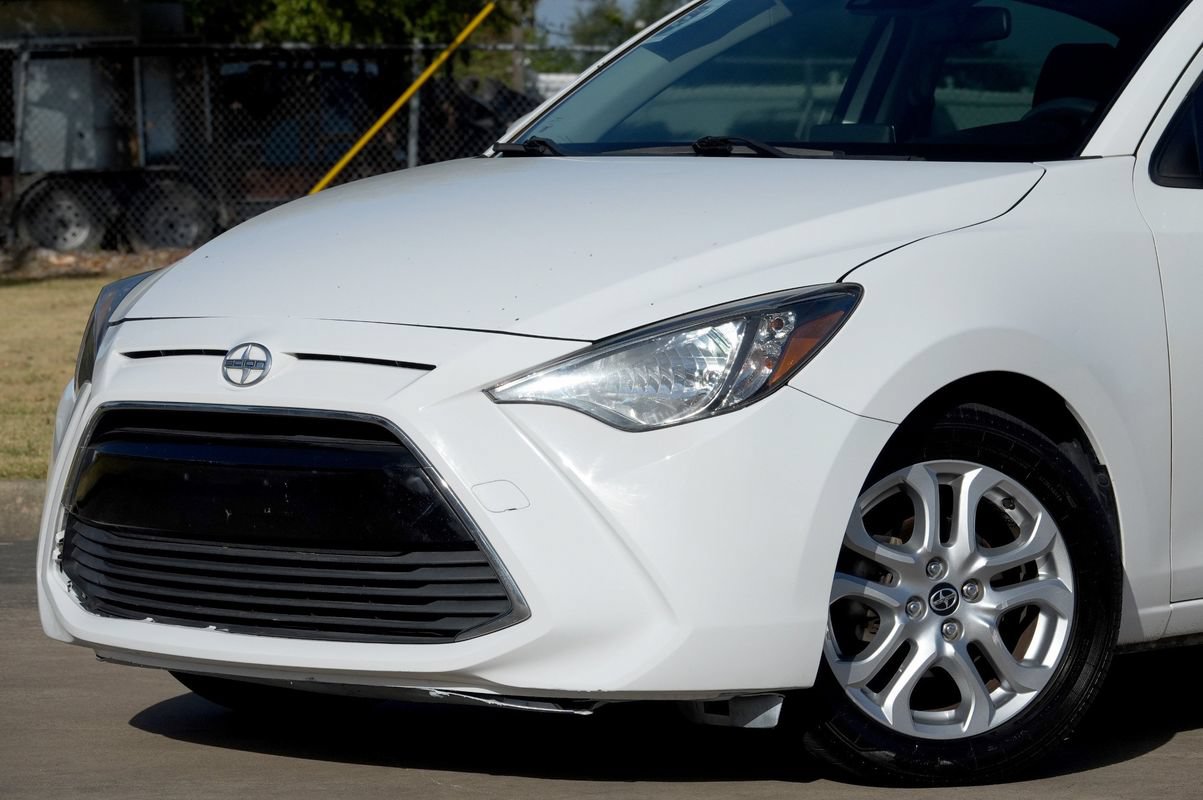 Used 2016 Scion iA FWD image 21