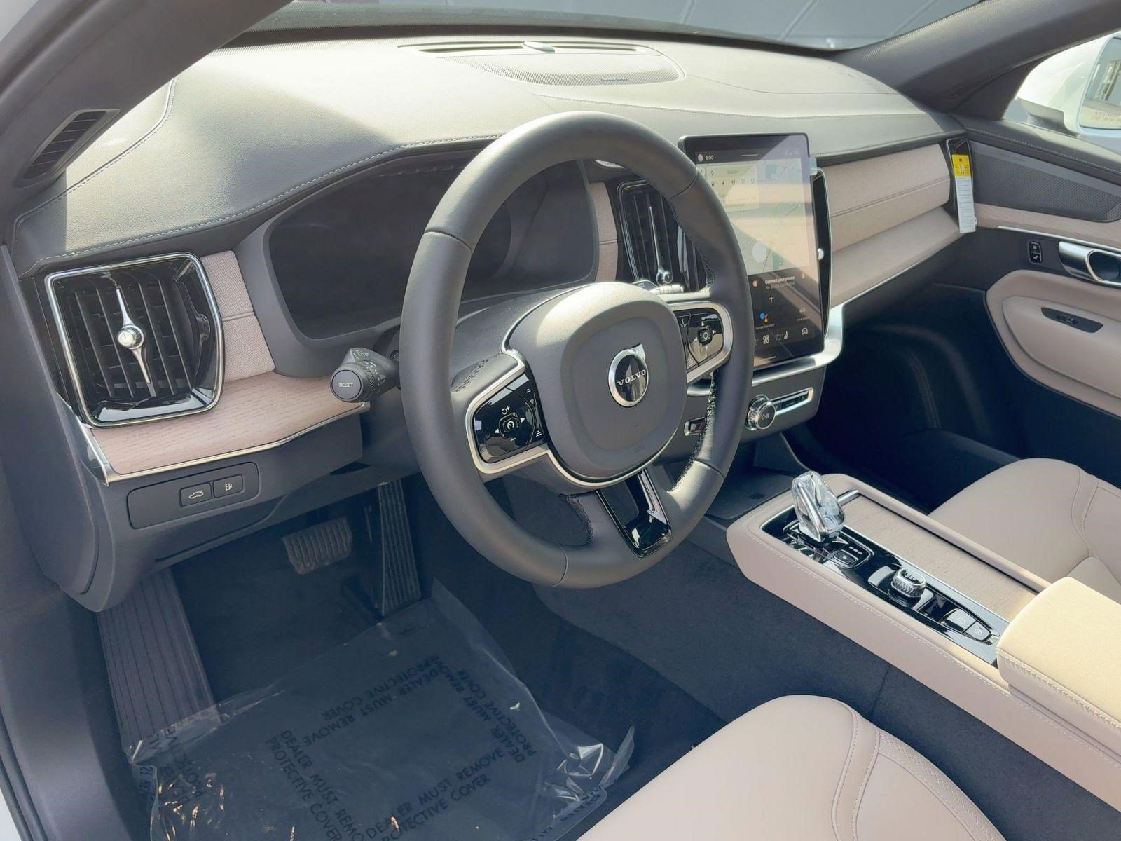 New 2026 Volvo XC90 T8 Plus AWD/4WD image 4