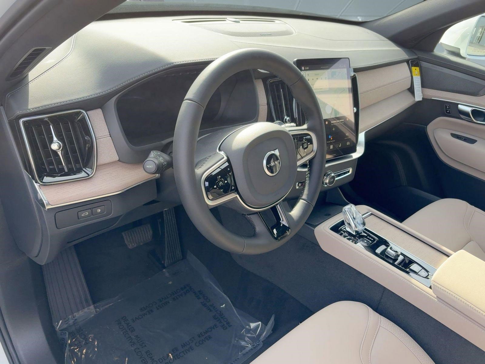 New 2026 Volvo XC90 T8 Plus image 4