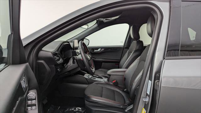 Used 2025 Ford Escape ST-Line Select AWD/4WD image 14