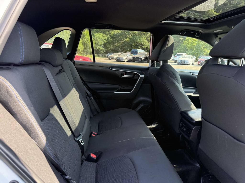 Used 2024 Toyota RAV4 SE w/ Convenience Package AWD/4WD image 14