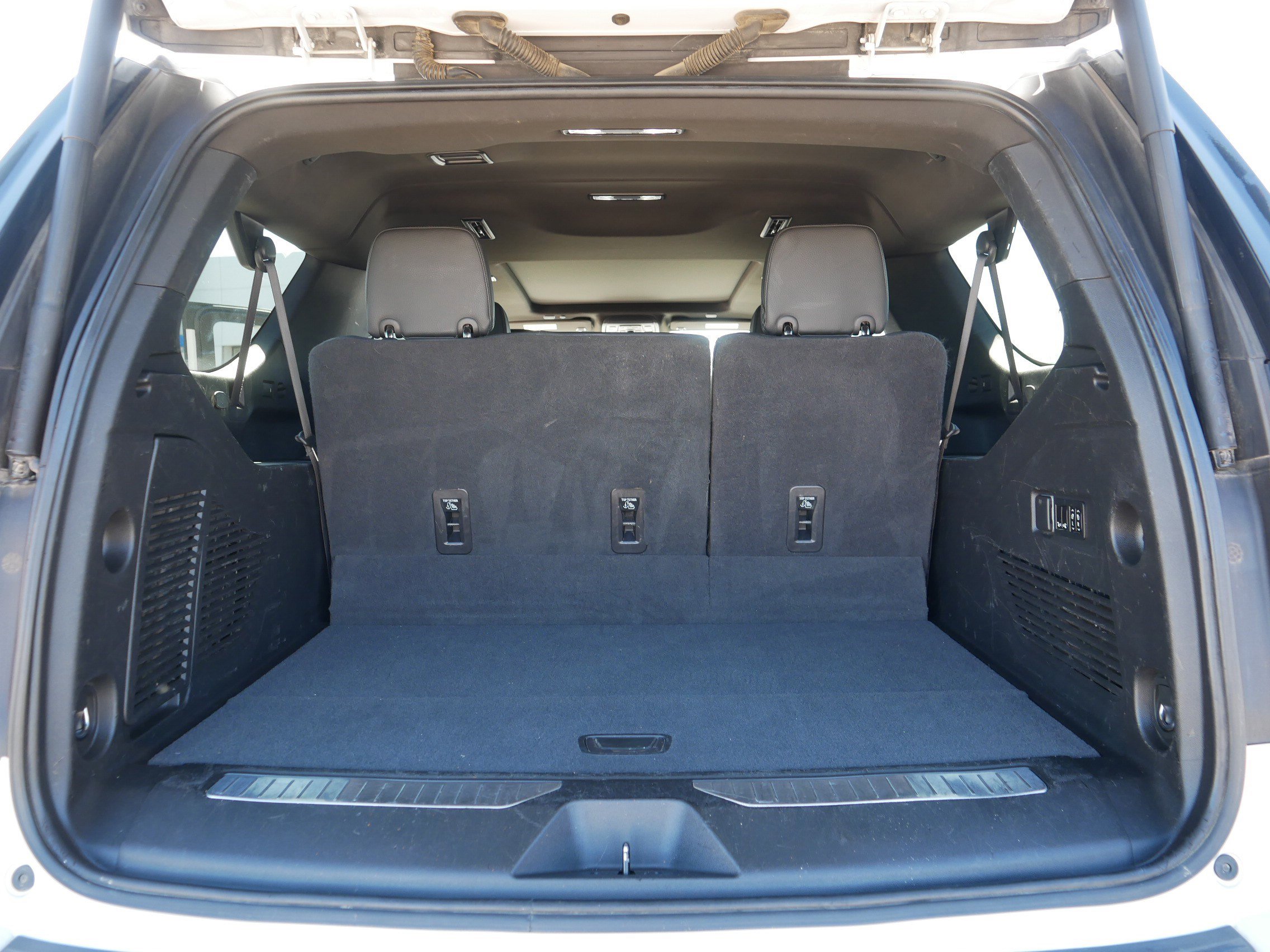 Used 2022 GMC Yukon XL Denali image 18