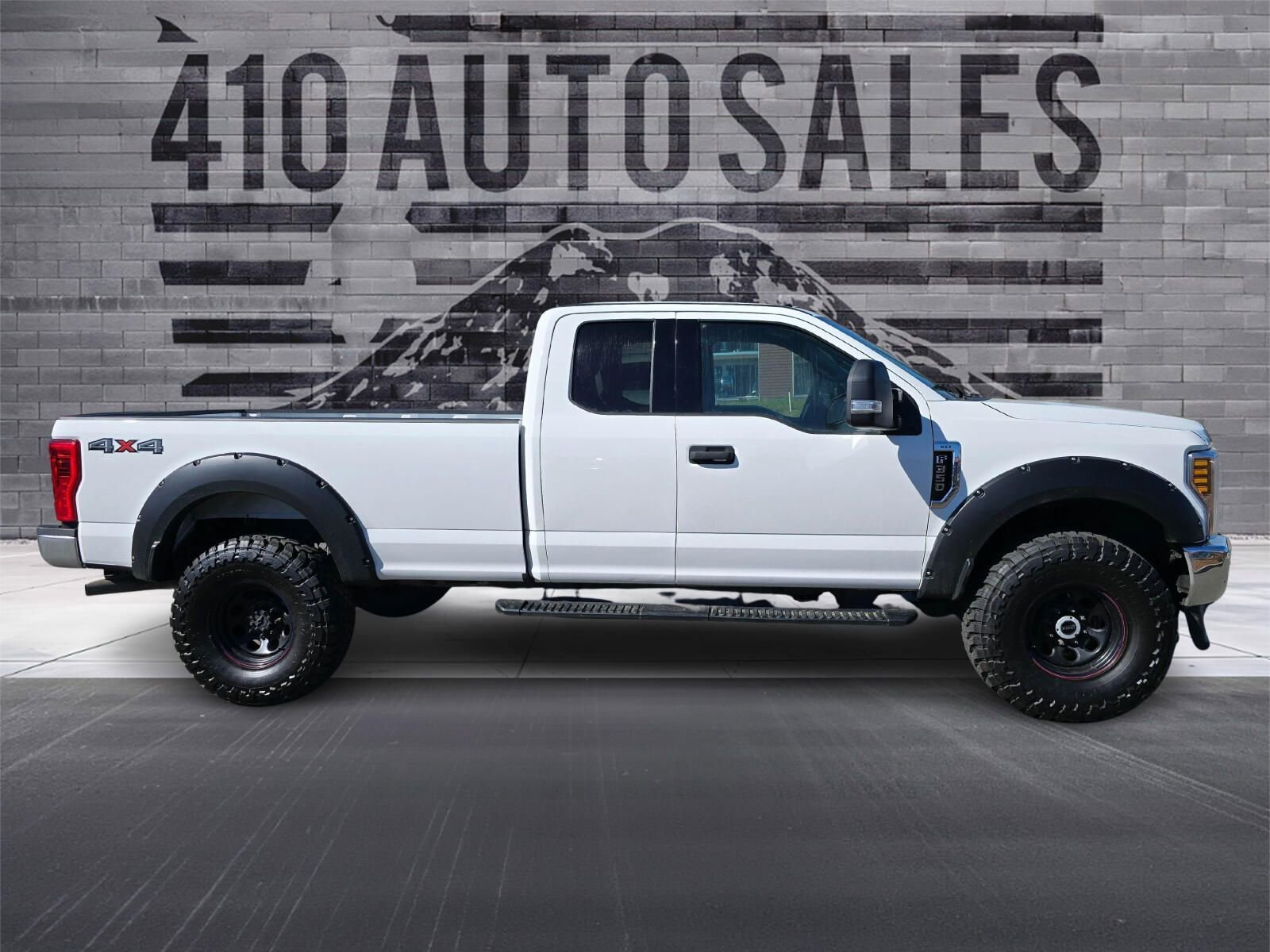 Used 2019 Ford F350 XLT AWD/4WD image 2